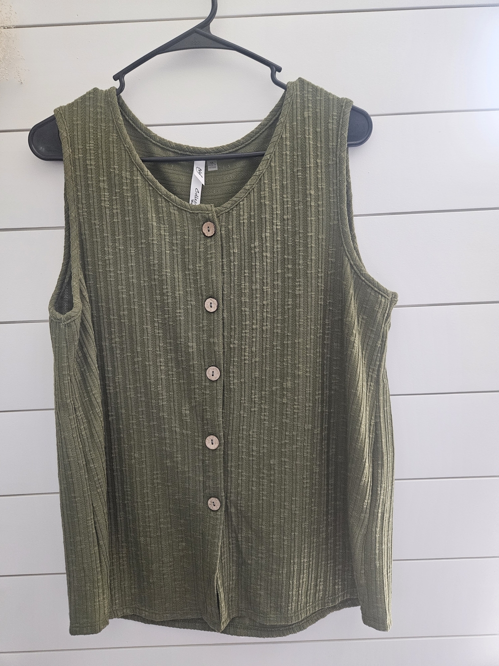 Sleeveless Olive Button-Front Ribbed Tank Top